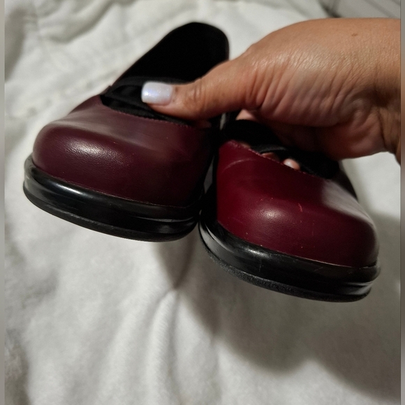 Dansko Burgundy Leather Cross Elastic Strap Mary Jane Clogs Womens Size 37 - Picture 5 of 10